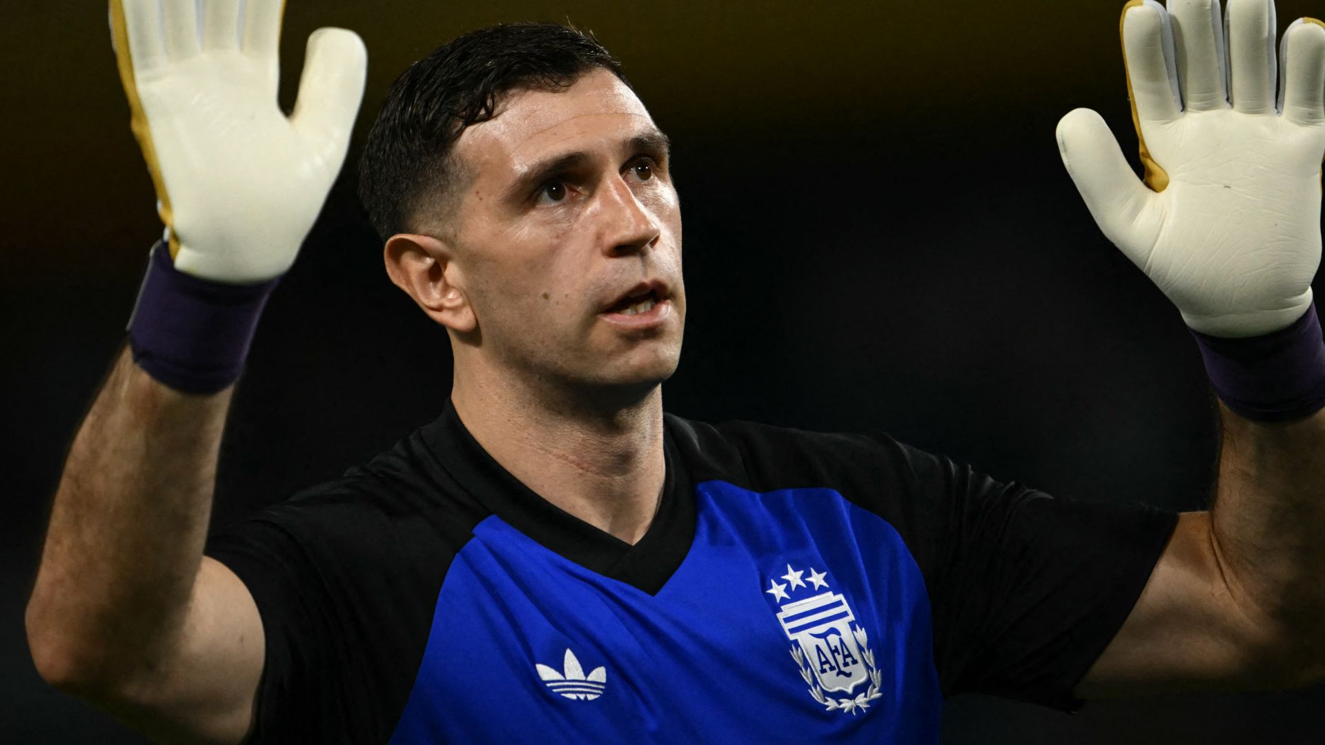 Is Emi Martinez a World Cup doubt for Argentina? ‘Surgery’ update on broken finger as Lionel Messi and Co sweat on Aston Villa goalkeeper’s fitness