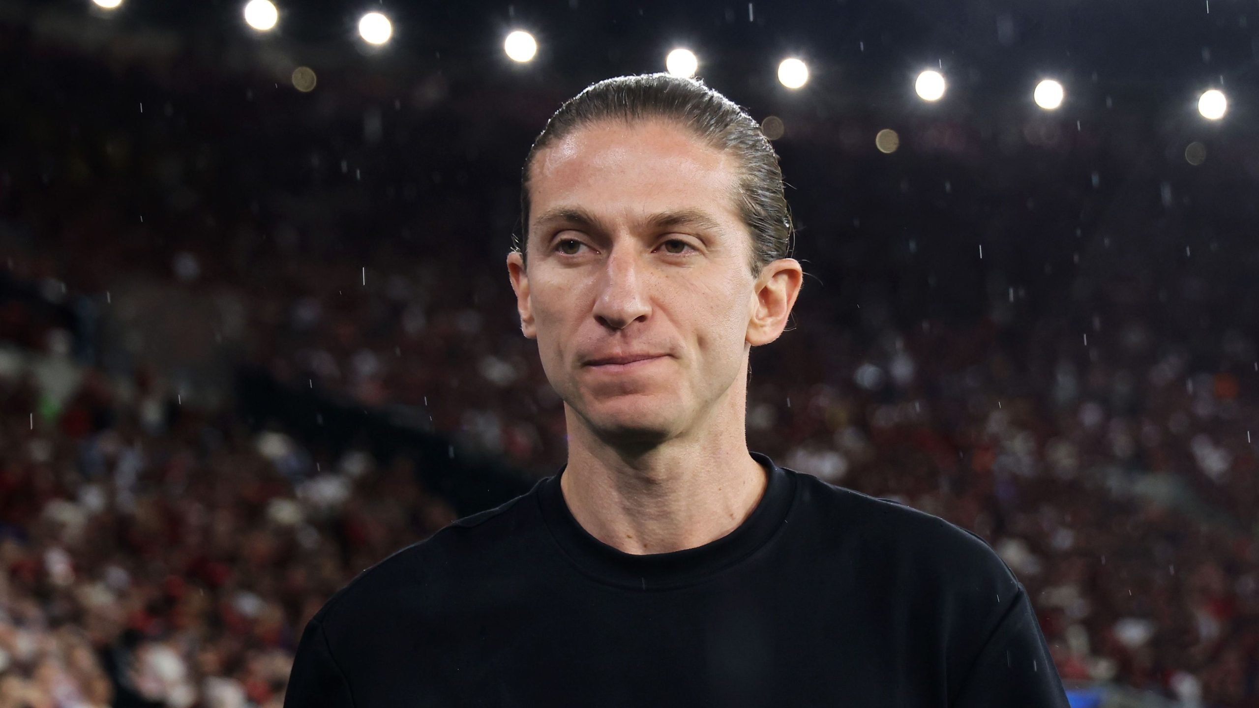 Ex-Chelsea and Brazil star in talks to become Bayer Leverkusen coach